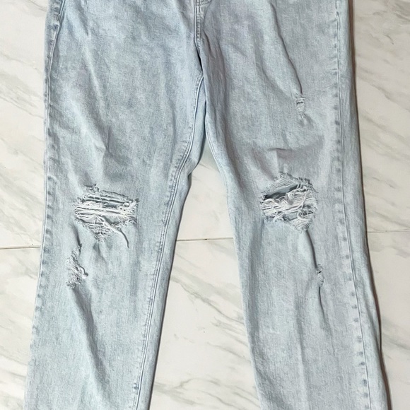 Old Navy Ripped Boyfriend Light-Wash Jeans Pants - Picture 6 of 9